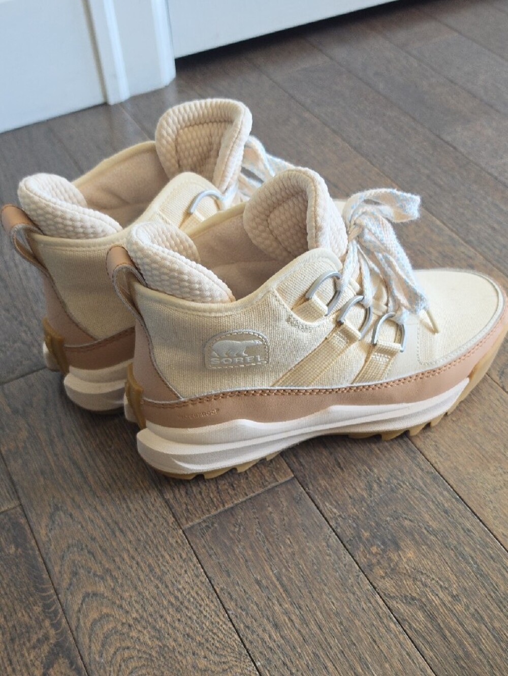Sorel Fleece Lined Cream High-Top - Picture 2 of 7